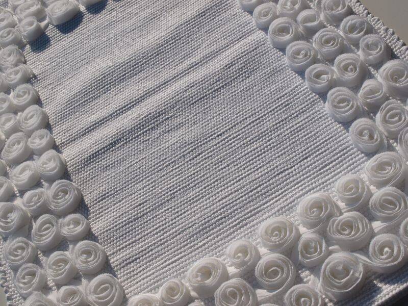 Dywanik ROSAS biały (50x70, 60x100)