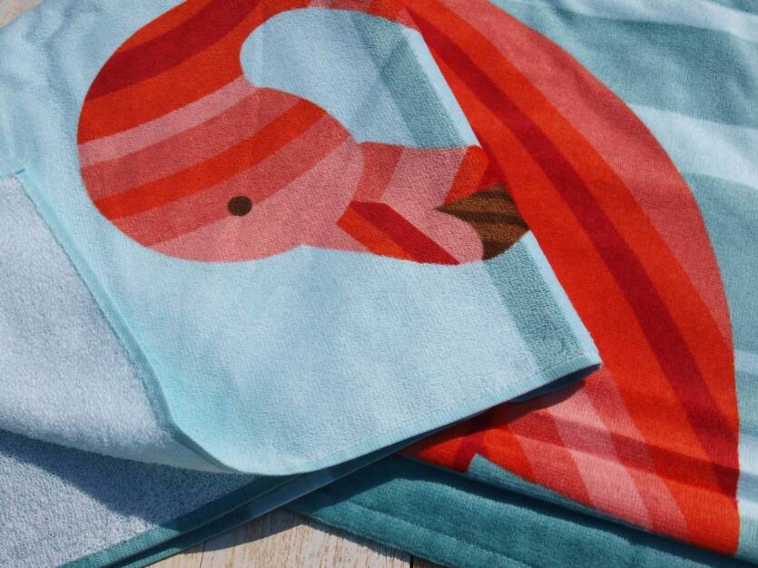 Ręcznik plażowy Karsten - Flamingo Stripe - kolorowy z flamingiem