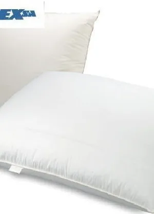 Poduszka puchowa trzykomorowa 70x80 biała